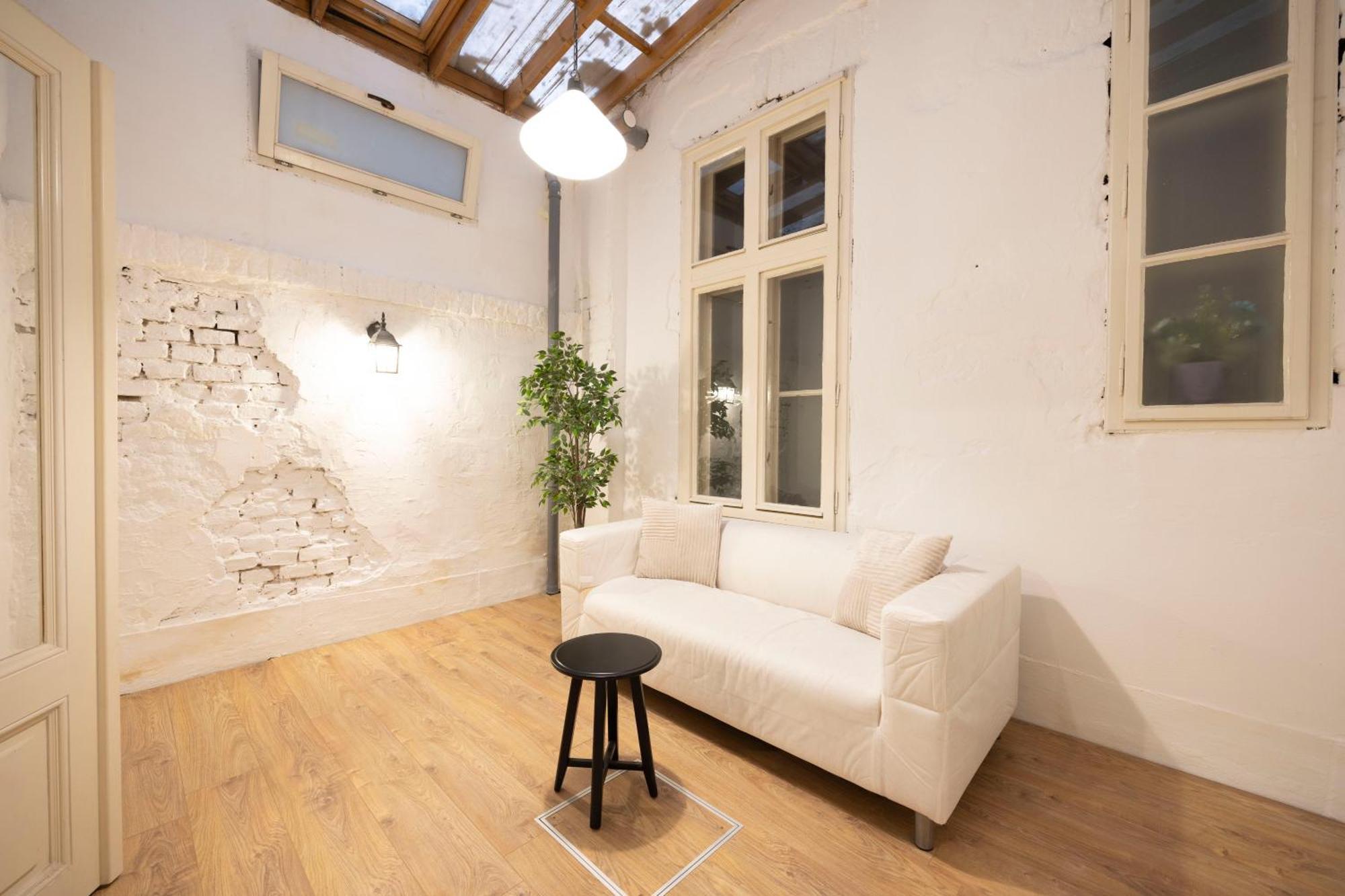 Cozy & Nostalgic Budapest Style Apartment In The Center Buitenkant foto