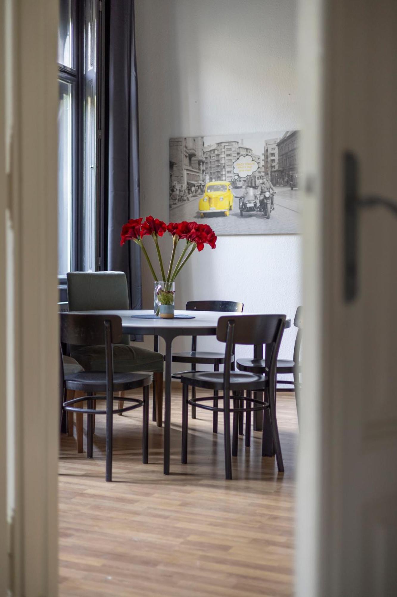 Cozy & Nostalgic Budapest Style Apartment In The Center Buitenkant foto