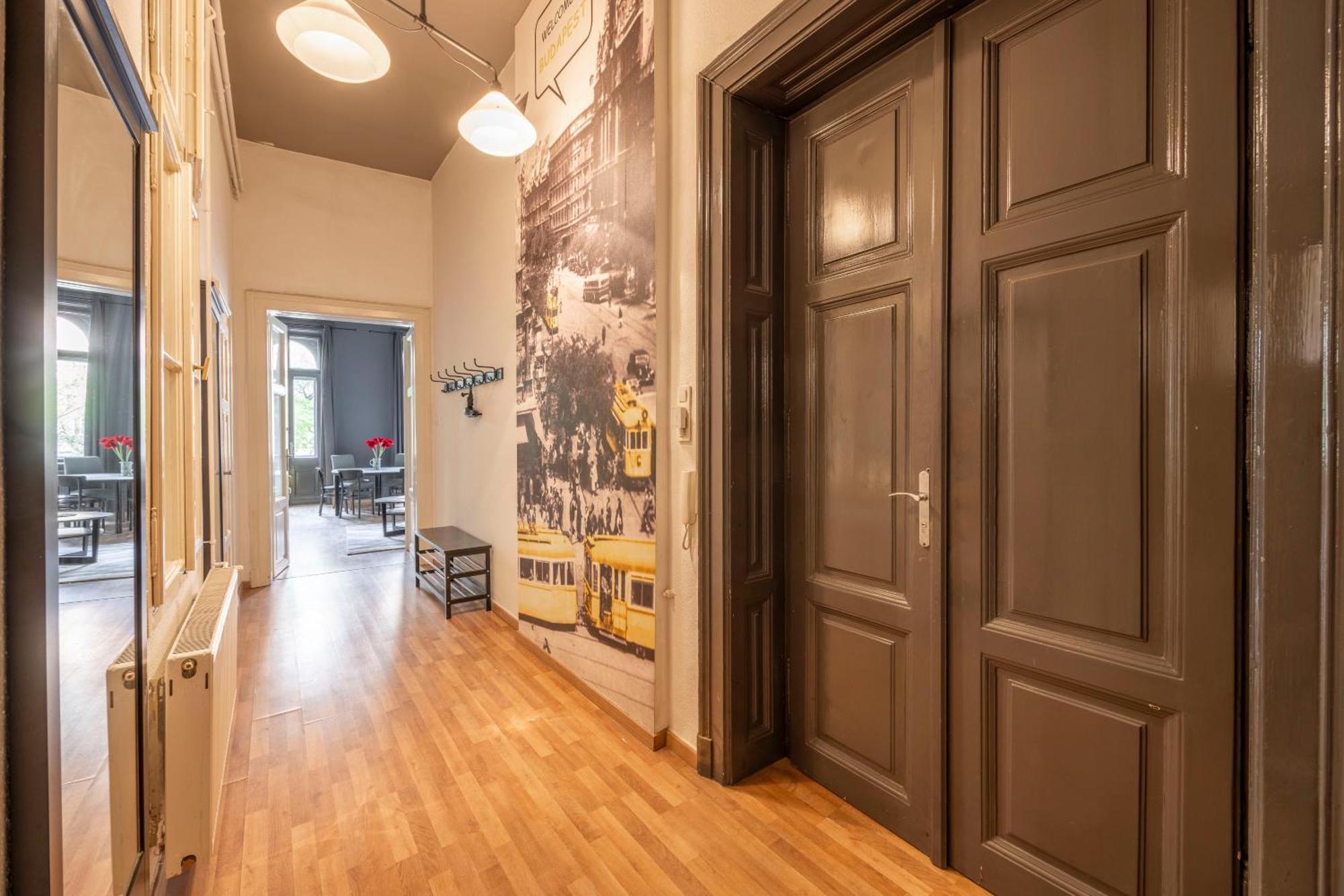 Cozy & Nostalgic Budapest Style Apartment In The Center Buitenkant foto